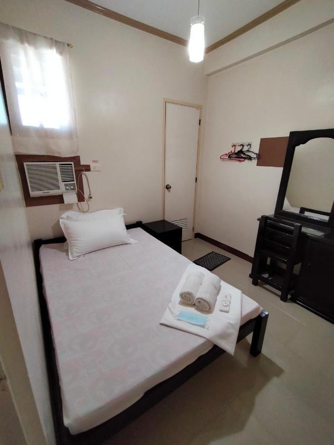 V.F. Riton Apartelle Laoag Ngoại thất bức ảnh