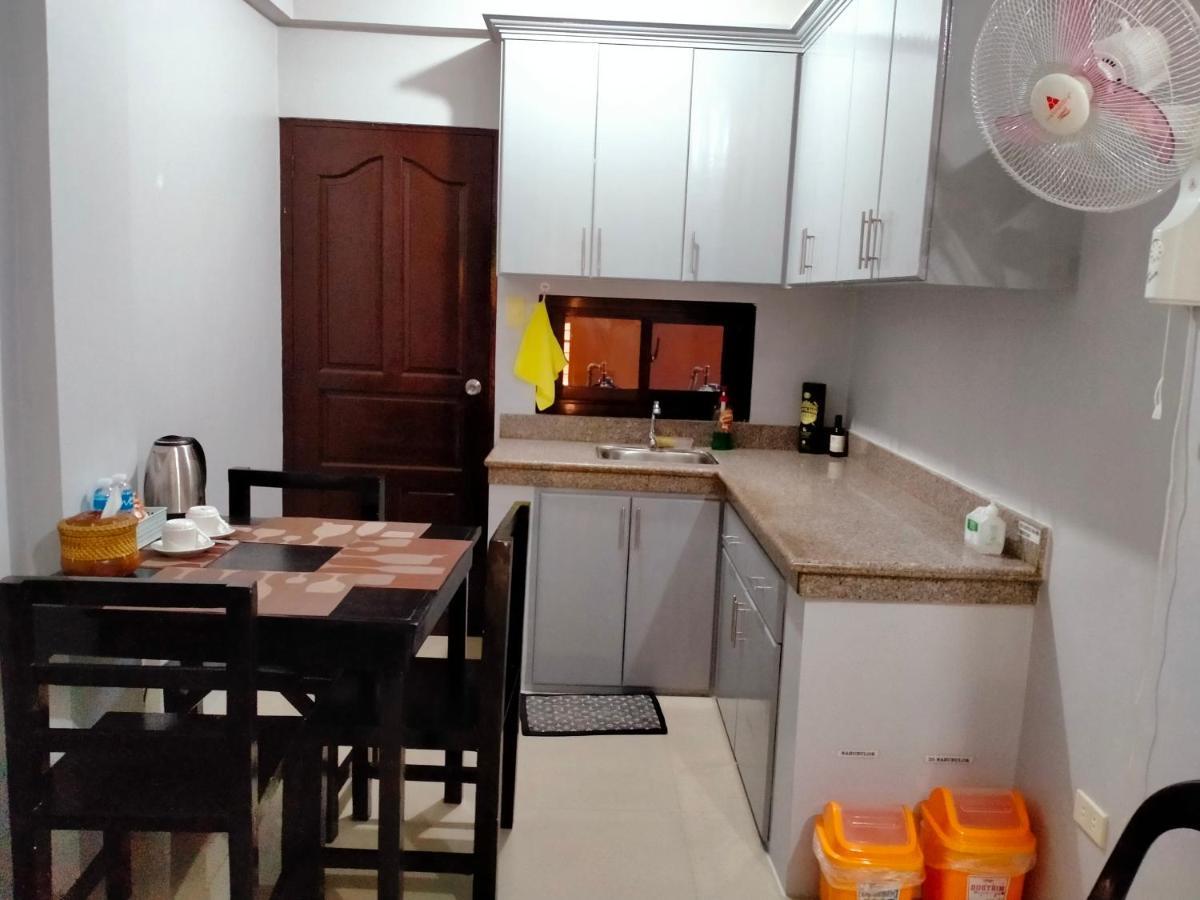 V.F. Riton Apartelle Apartment Laoag Ngoại thất bức ảnh