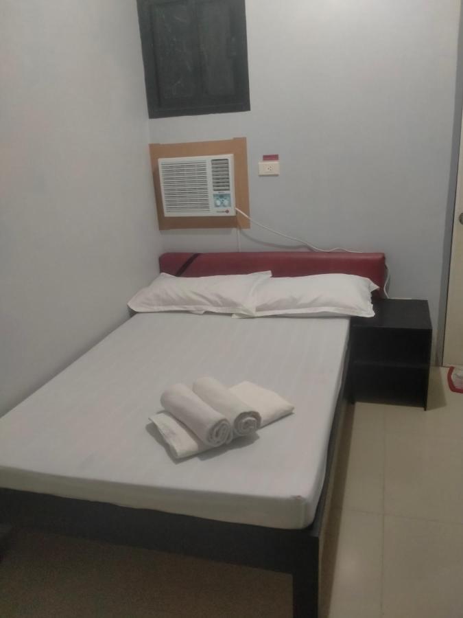 V.F. Riton Apartelle Laoag Ngoại thất bức ảnh