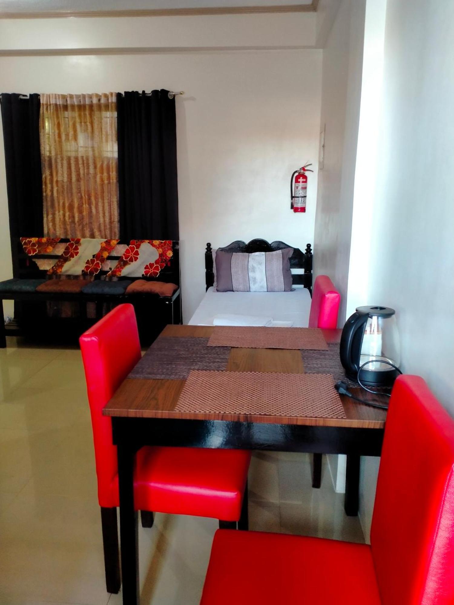 V.F. Riton Apartelle Apartment Laoag Ngoại thất bức ảnh