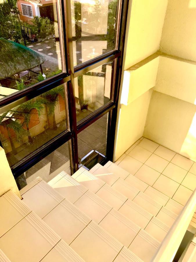 V.F. Riton Apartelle Laoag Ngoại thất bức ảnh
